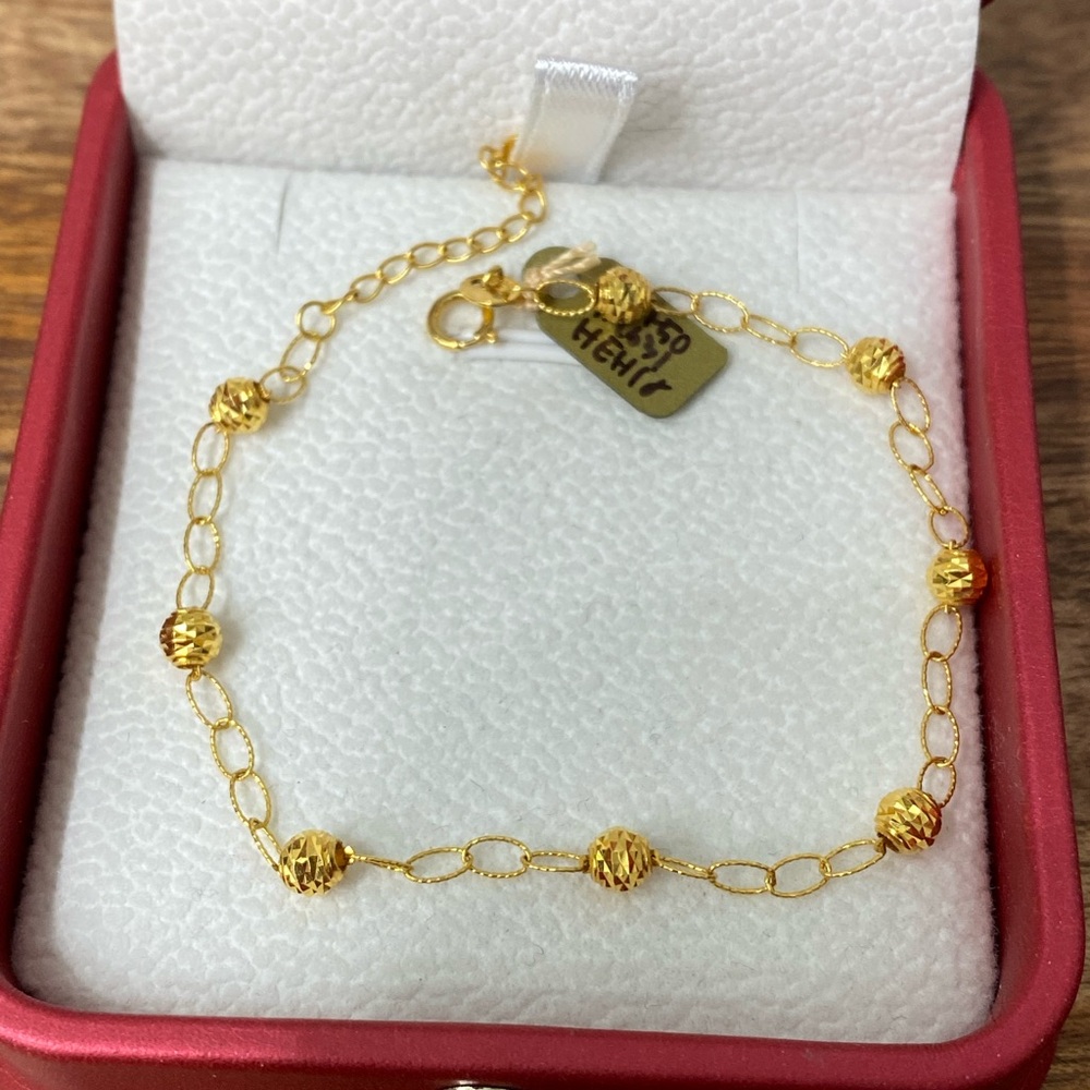 18K Yellow Gold Diamond Cut Ball Bracelet